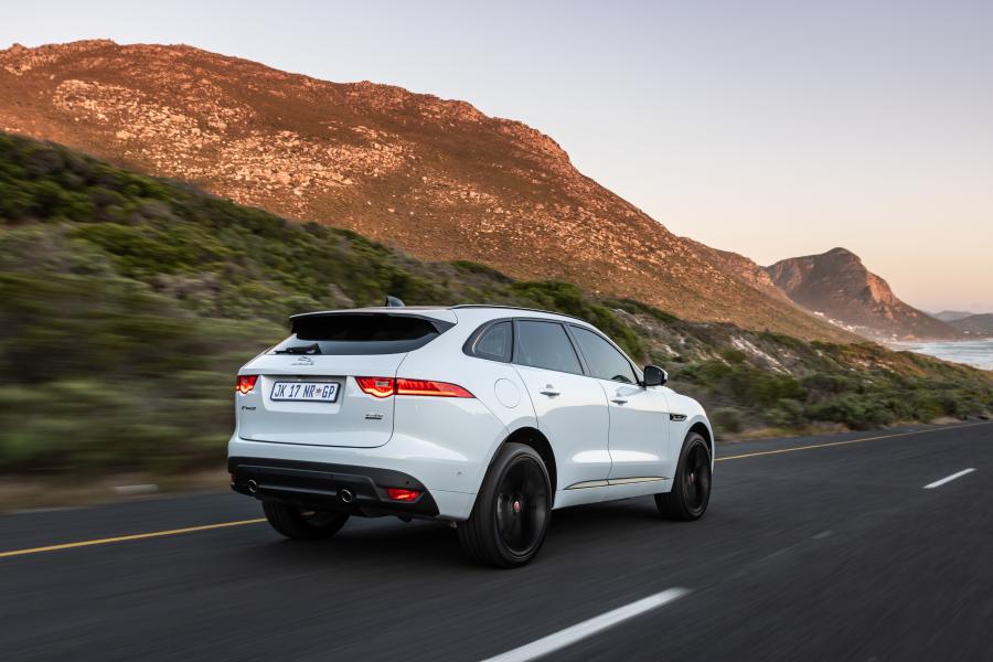  Jaguar F-Pace 25d AWD Chequered Flag 2020 года  (ZA) (фото 29 из 37)